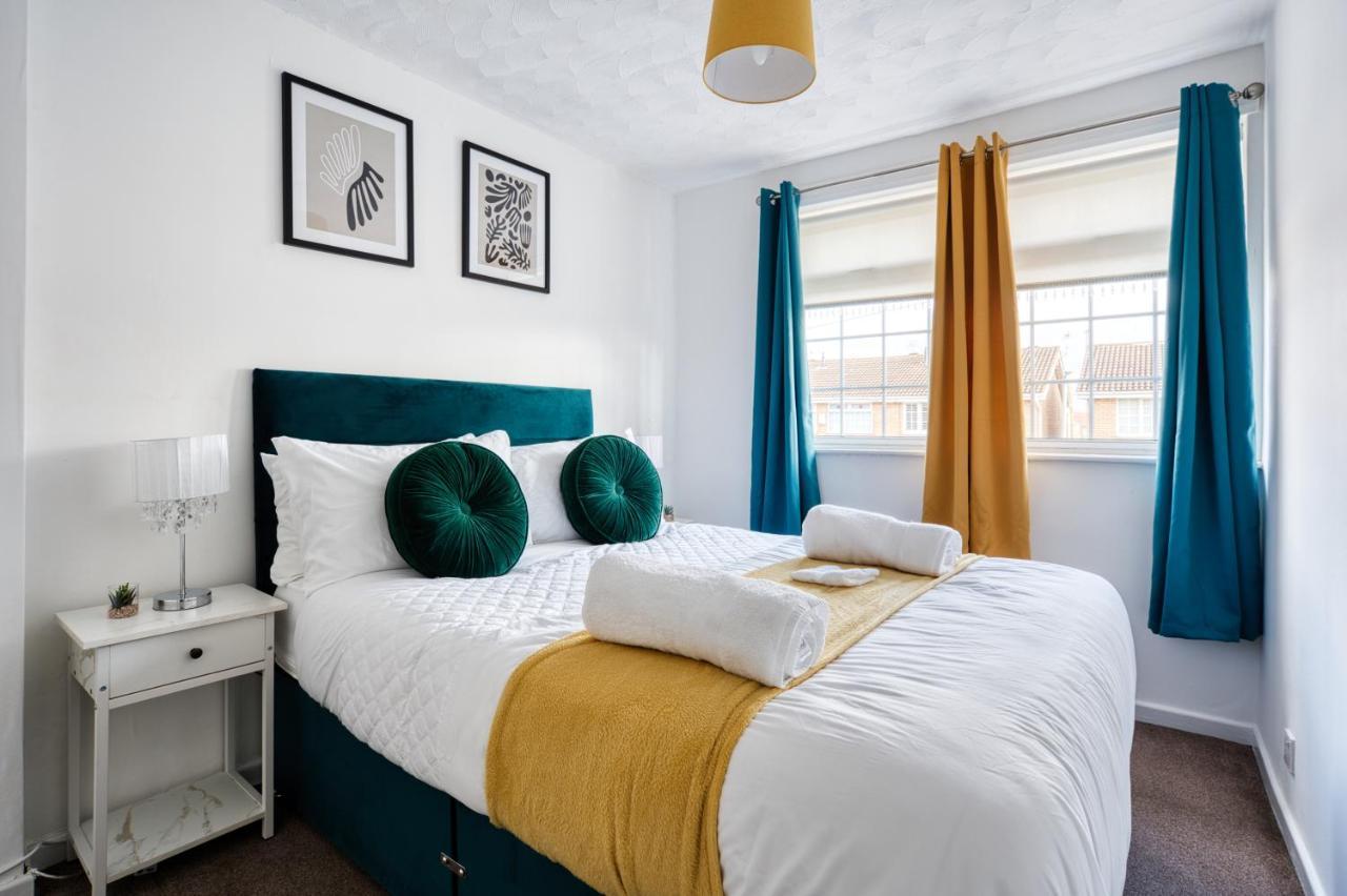 Liverpool Home With Free Parking West Derby Kültér fotó